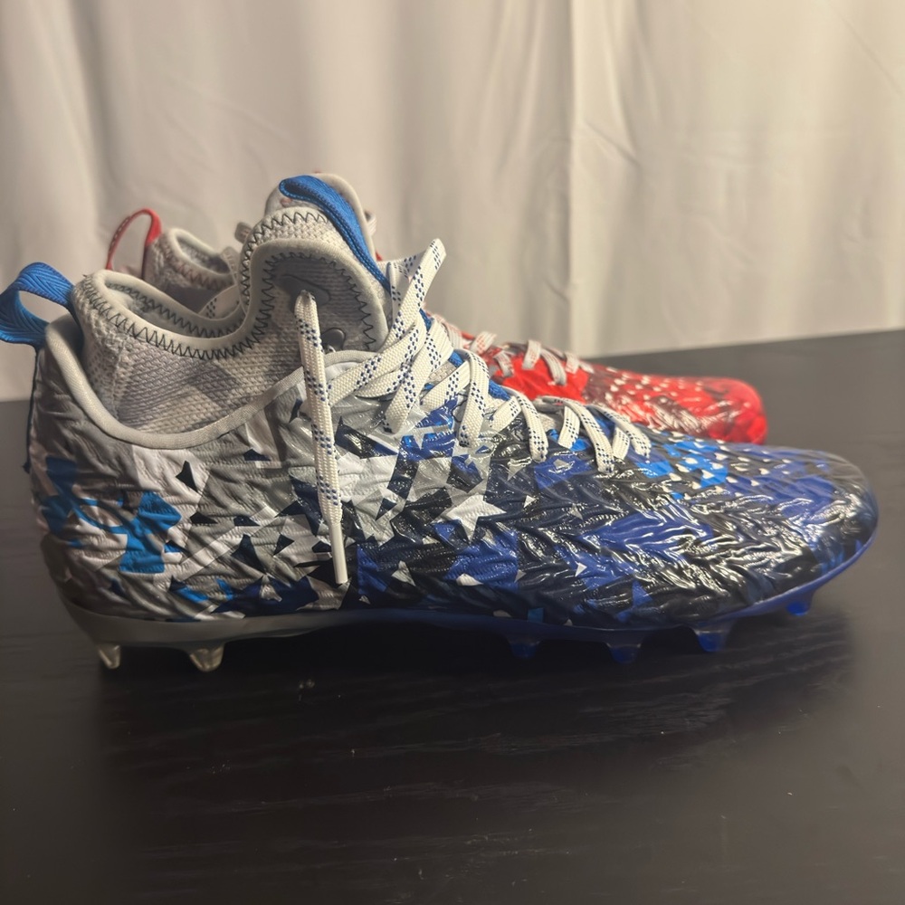 Under Armour Spotlight Clone MC LE 'USA' Football Cleats 3026335-100 MSRP $140